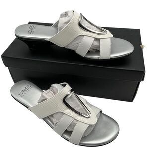 Jones New York Women's White Strappy Wedge Sandals Size 8.5